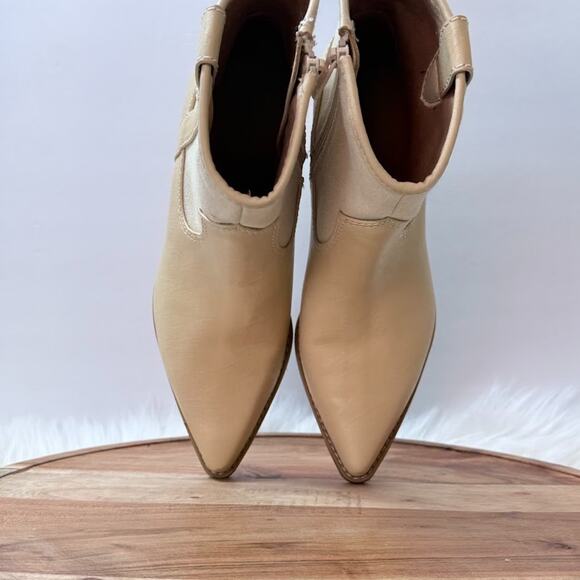 Universal Thread Womens Size 8 Kay Western Cowboy Side Zip Beige Ankle Boots - Picture 8 of 12